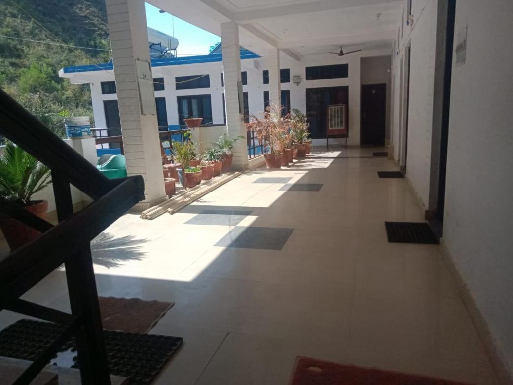 Appartamento Vamoose Srishty Choice Rudraprayāg Esterno foto