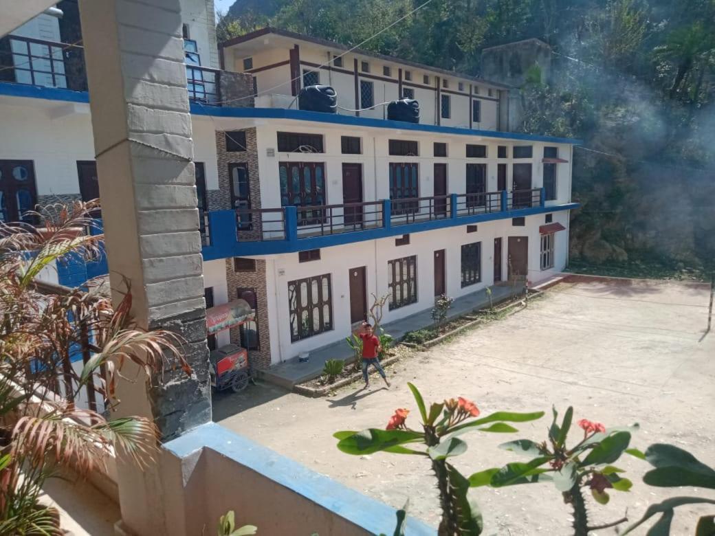 Appartamento Vamoose Srishty Choice Rudraprayāg Esterno foto
