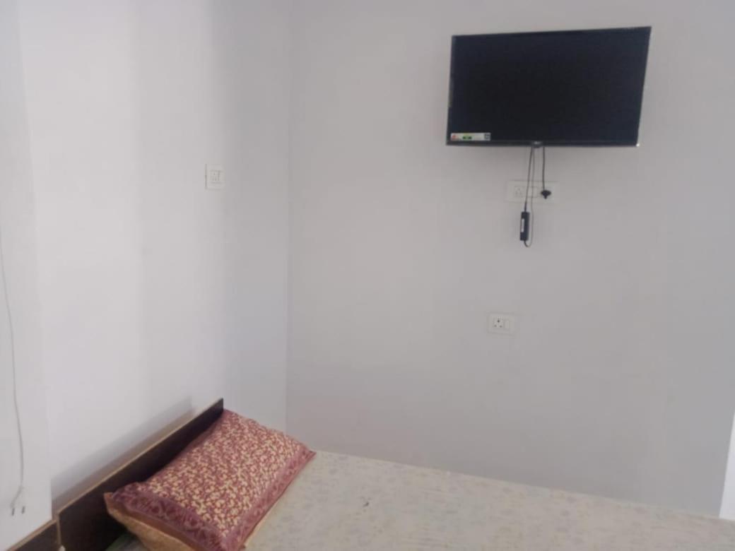 Appartamento Vamoose Srishty Choice Rudraprayāg Esterno foto