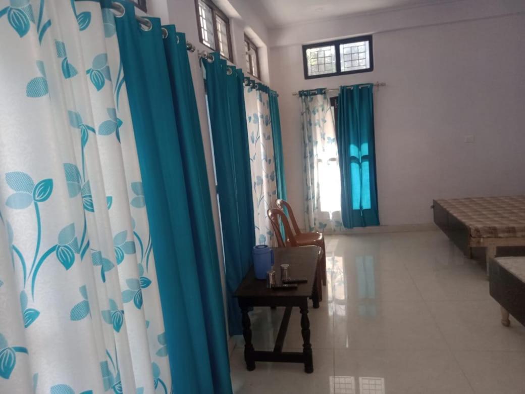 Appartamento Vamoose Srishty Choice Rudraprayāg Esterno foto